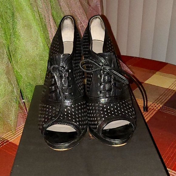 Vince Camuto black leather shoe boots